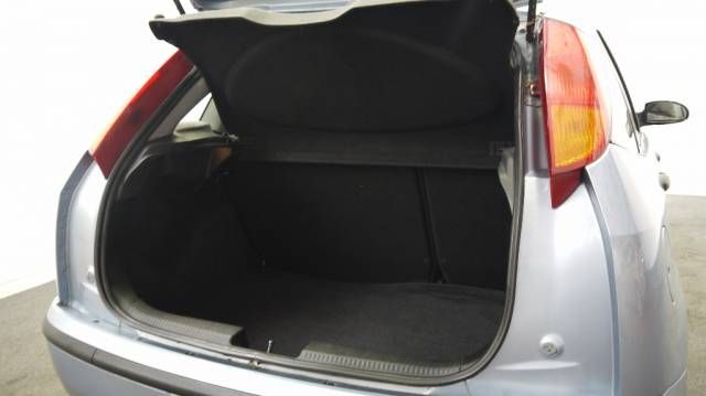 2004 FORD FOCUS 1.4 LX 5dr image 4