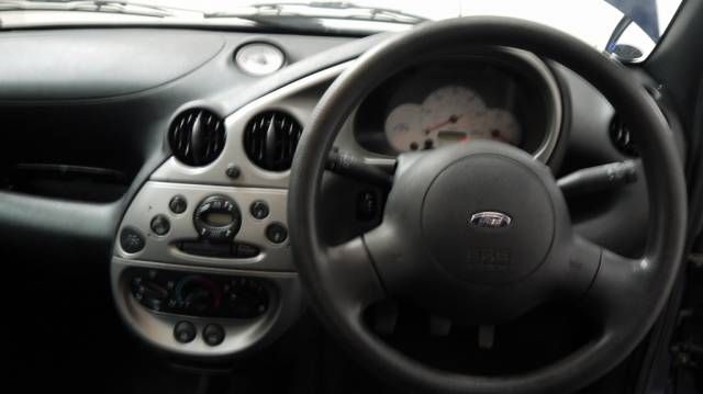 2004 FORD KA 1.3i [70] 3dr image 6