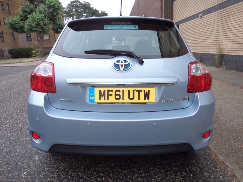 2011 Toyota Auris HYBRID T Spirit Auto image 4