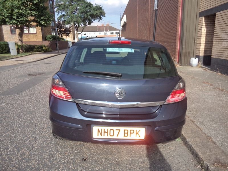2007 Vauxhall Astra AUTOMATIC Design 16V image 5