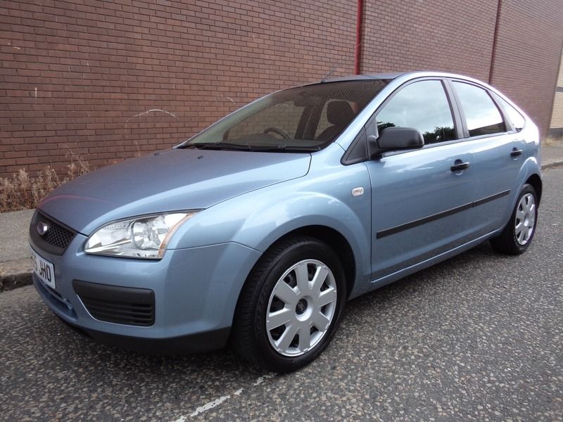 2005 Ford Focus 1.6 LX image 2