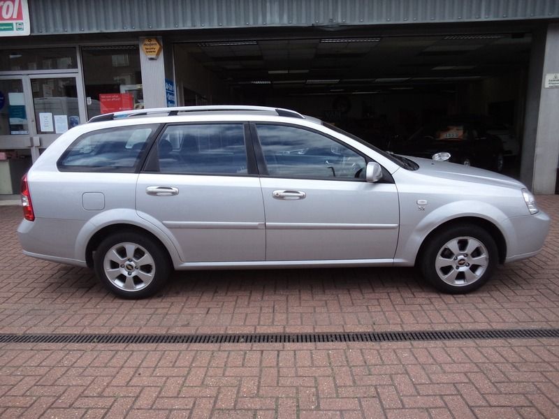 2009 Chevrolet Lacetti SX SW image 4