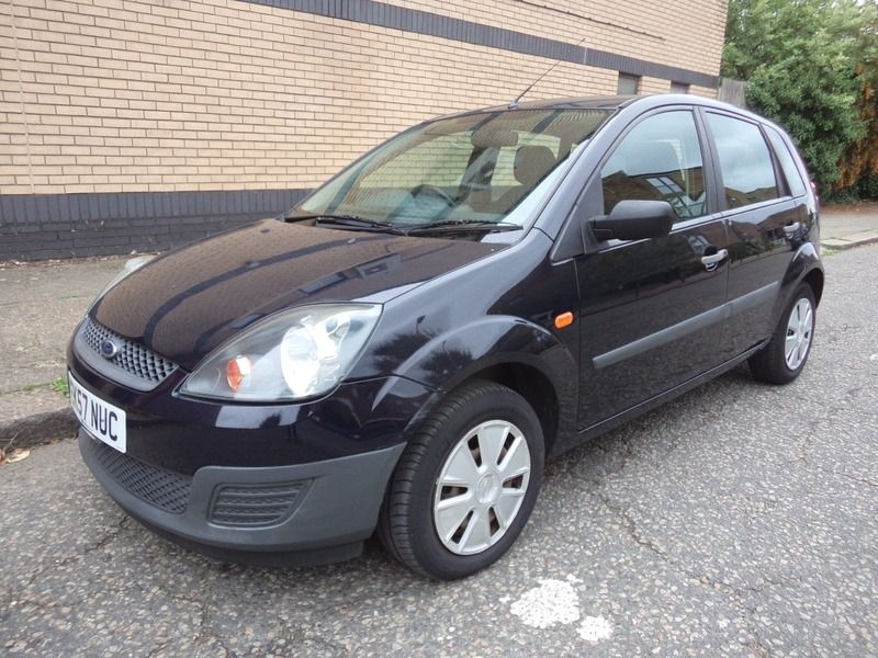 2007 Ford Fiesta Studio 16V image 2