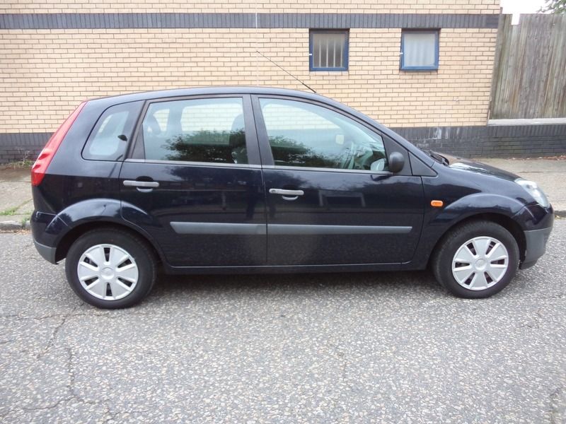 2007 Ford Fiesta Studio 16V image 4