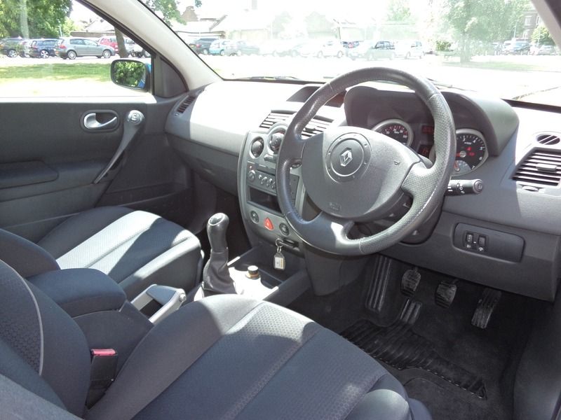 2005 Renault Megane Dynamique 16V image 7