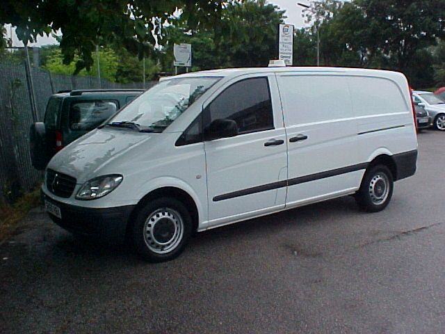 2010 MERCEDES-BENZ 111CDI image 1