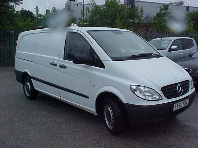 2010 MERCEDES-BENZ 111CDI image 2