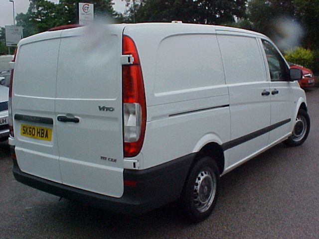 2010 MERCEDES-BENZ 111CDI image 5