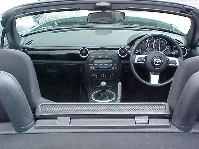 2006 MAZDA 1.8i image 5