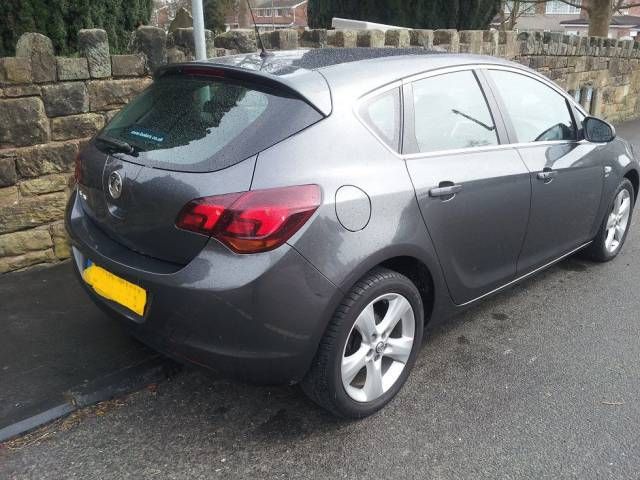 2010 Vauxhall Astra 1.4i 16V SRi 5dr image 4