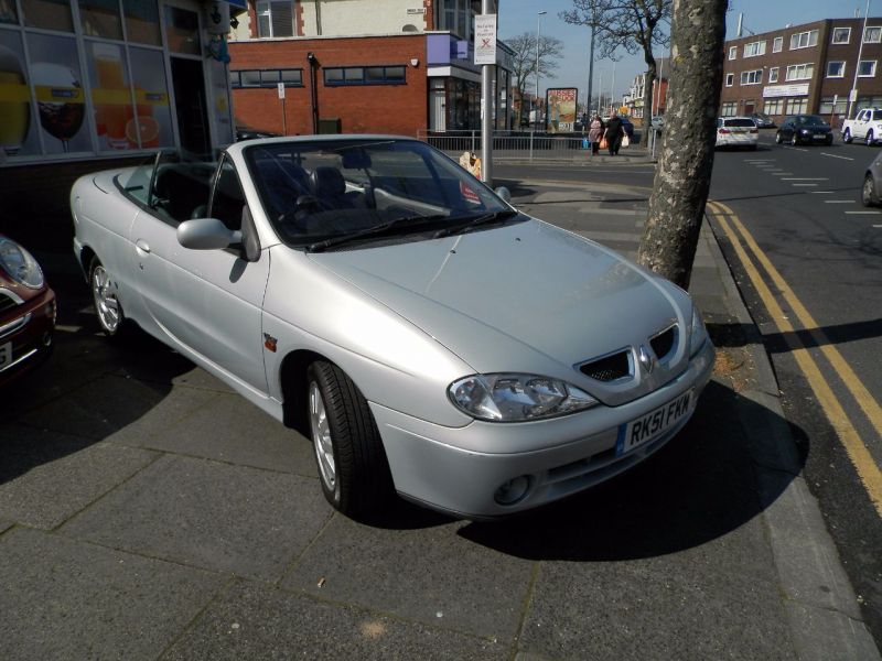 2001 Renault Megane 1.6 MEGANE 16V image 1