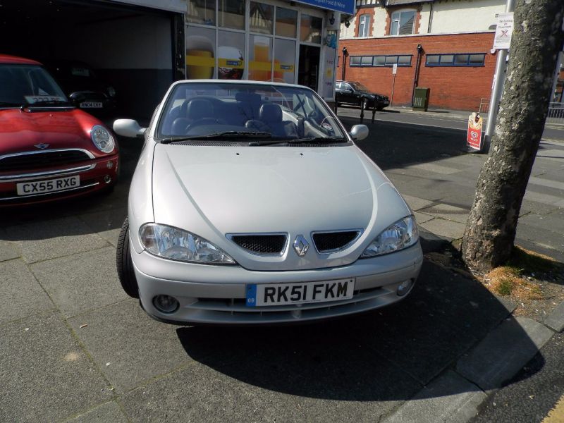 2001 Renault Megane 1.6 MEGANE 16V image 2