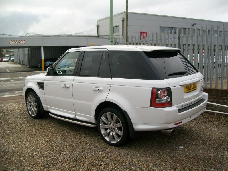 2011 Land Rover range rover sport 3.0 td v6 hse image 2