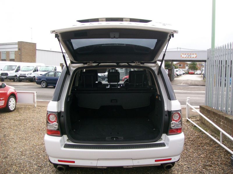2011 Land Rover range rover sport 3.0 td v6 hse image 6