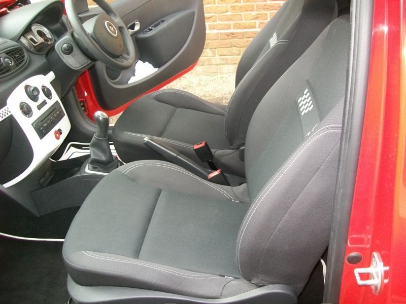 2010 Renault clio "s" ltd edition image 5