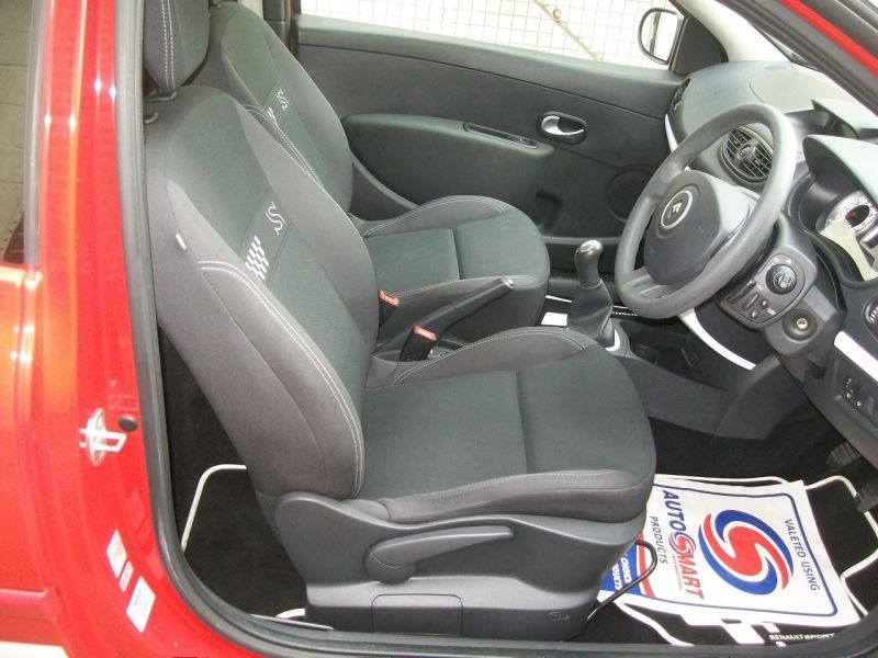 2010 Renault clio "s" ltd edition image 6