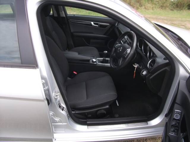 2011 Mercedes Benz C 200 Se TDI 2.2d image 6