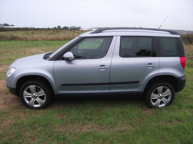 2010 Skoda Yeti SE TDI 2.0 110 ps image 2