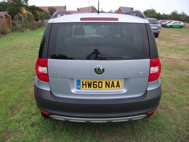 2010 Skoda Yeti SE TDI 2.0 110 ps image 3