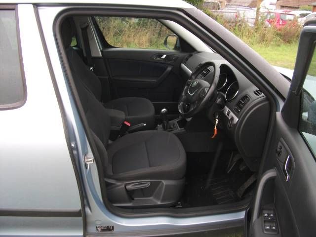 2010 Skoda Yeti SE TDI 2.0 110 ps image 4