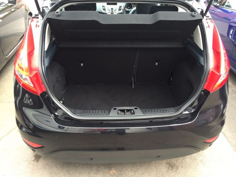 2011 Ford Fiesta 1.25 Centura 5dr image 4