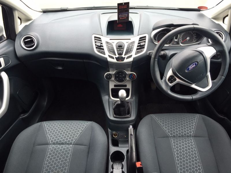 2011 Ford Fiesta 1.25 Centura 5dr image 5