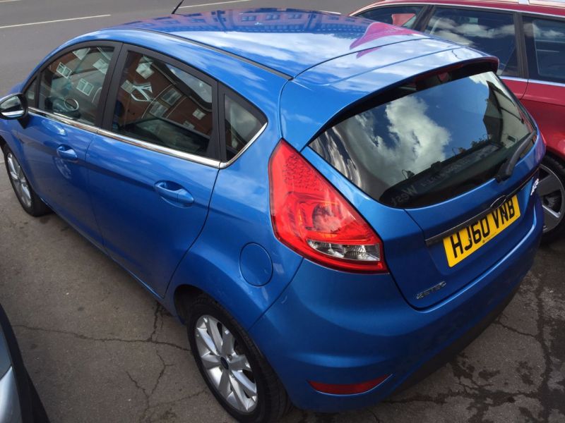2010 Ford Fiesta 1.4 Zetec 5dr image 3