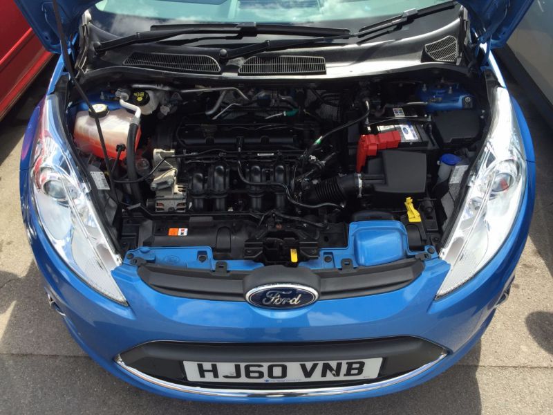 2010 Ford Fiesta 1.4 Zetec 5dr image 5
