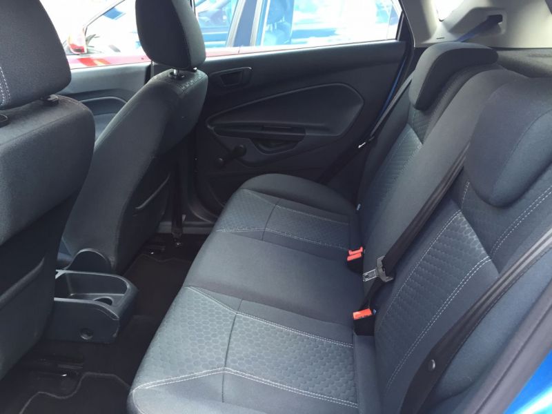 2010 Ford Fiesta 1.4 Zetec 5dr image 8