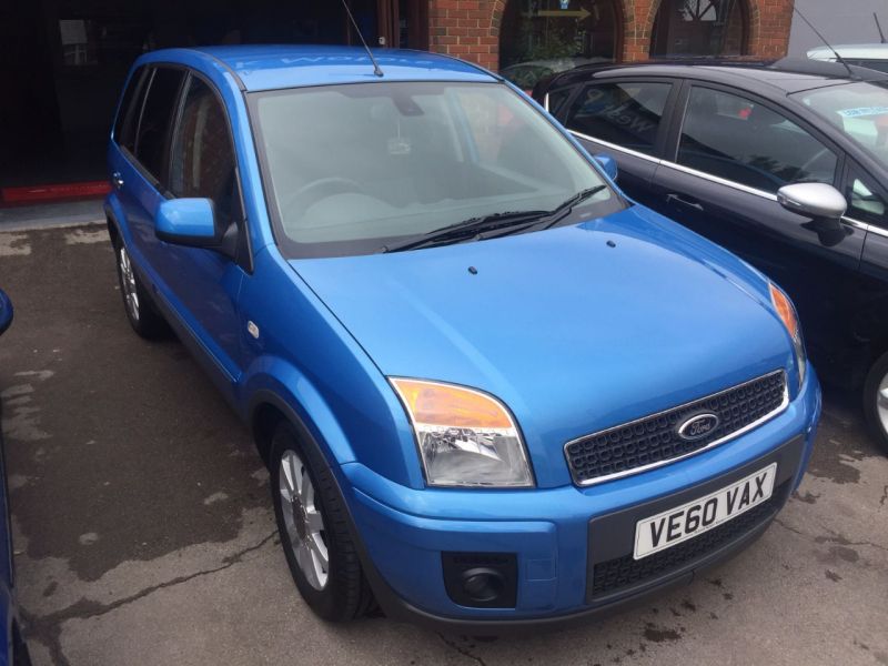 2011 Ford Fusion 1.6 Titanium 5dr image 1