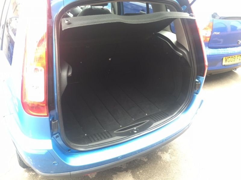 2011 Ford Fusion 1.6 Titanium 5dr image 5