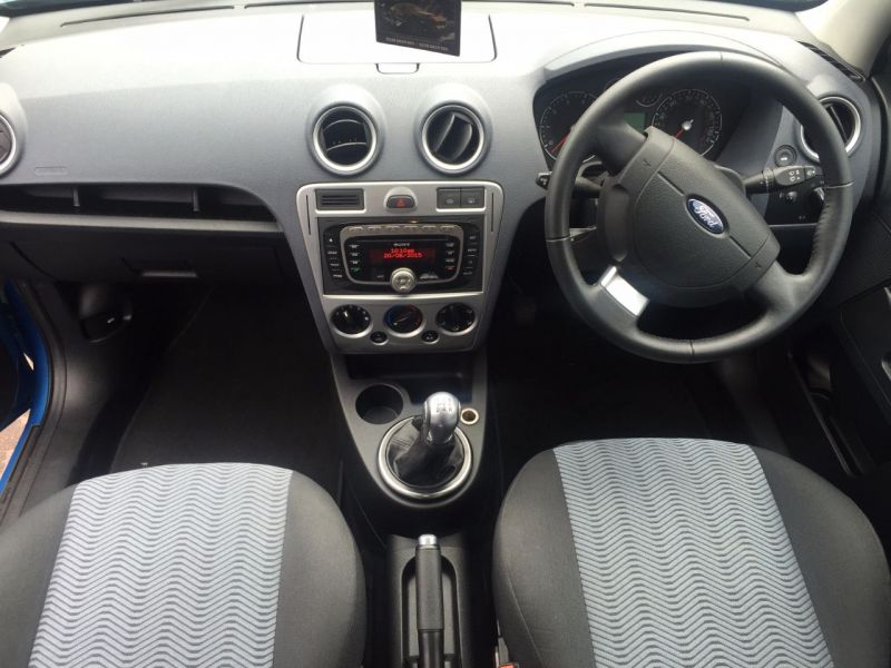 2011 Ford Fusion 1.6 Titanium 5dr image 6