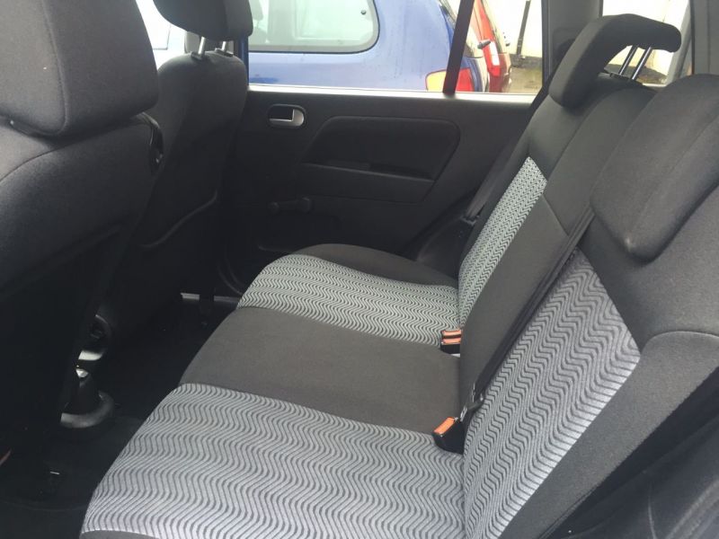 2011 Ford Fusion 1.6 Titanium 5dr image 8