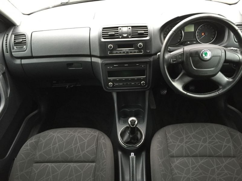 2011 Skoda Fabia 1.6 TDI CR SE Plus 5dr image 6