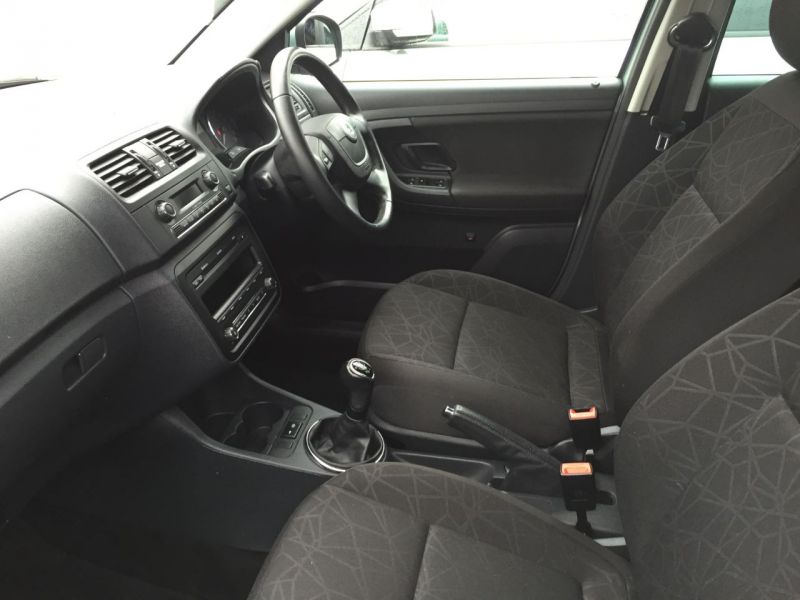 2011 Skoda Fabia 1.6 TDI CR SE Plus 5dr image 7