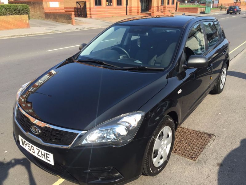 2009 Kia Ceed 1.4 1 5dr image 1