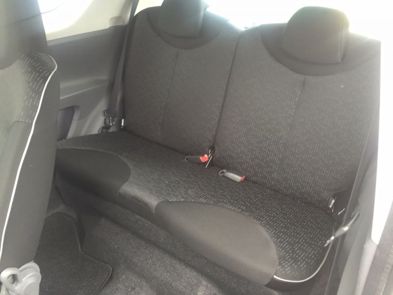 2009 Peugeot 107 1.0 Urban 3dr image 6