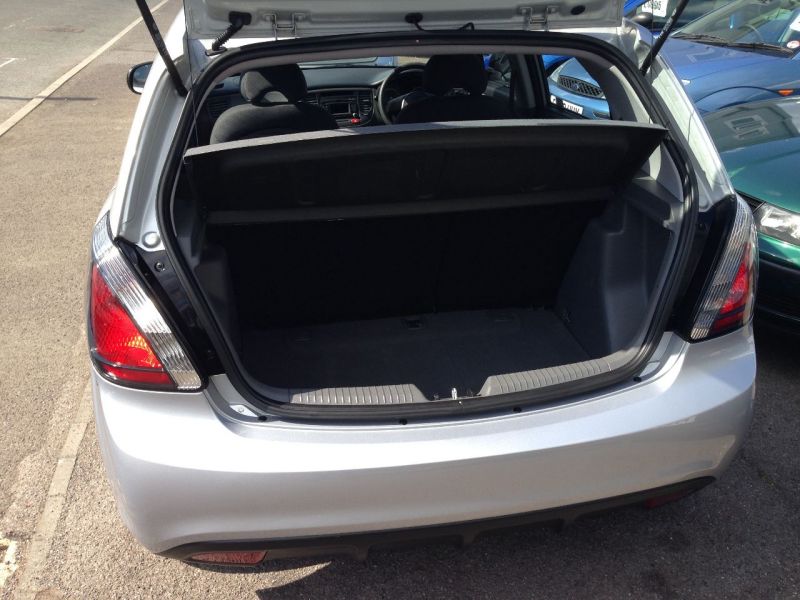 2010 Kia Rio 1.4 1 5dr image 3