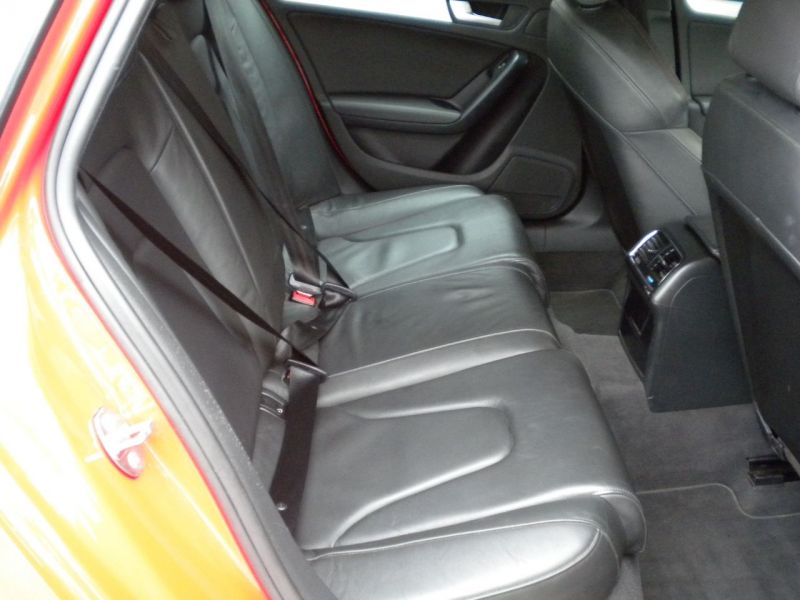 2009 Audi A4 2.0 TDI 170 S Line 4dr image 6