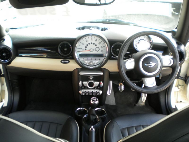 2008 Mini Hatchback 1.6T Cooper S 3dr image 9