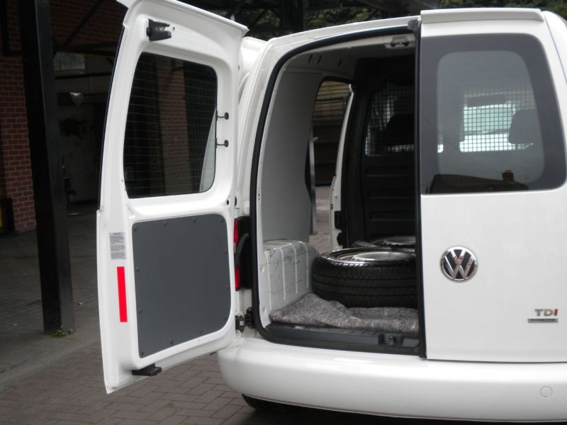 2012 Volkswagen Caddy 1.6 TDI image 6