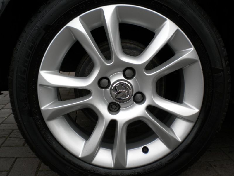 2012 Vauxhall Corsa 1.3 CDTi ecoFLEX SXi 5dr image 5