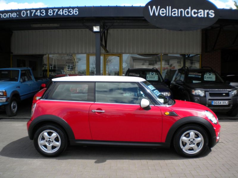 2008 Mini Hatchback 1.6 Cooper Diesel 3dr image 1