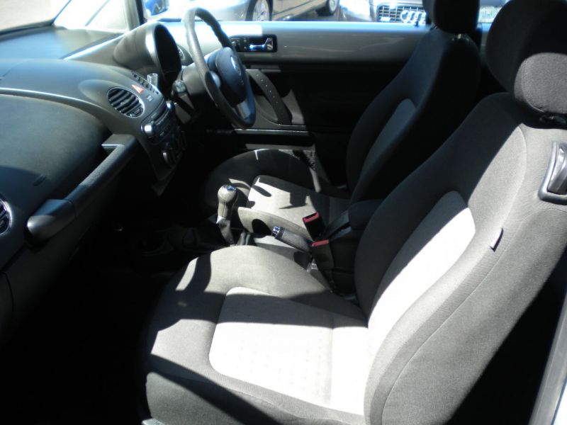 2007 Volkswagen Beetle Facelift 1.6 Luna 3dr image 6