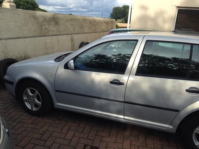 1999 Volkswagen Golf 1.6 SE image 1