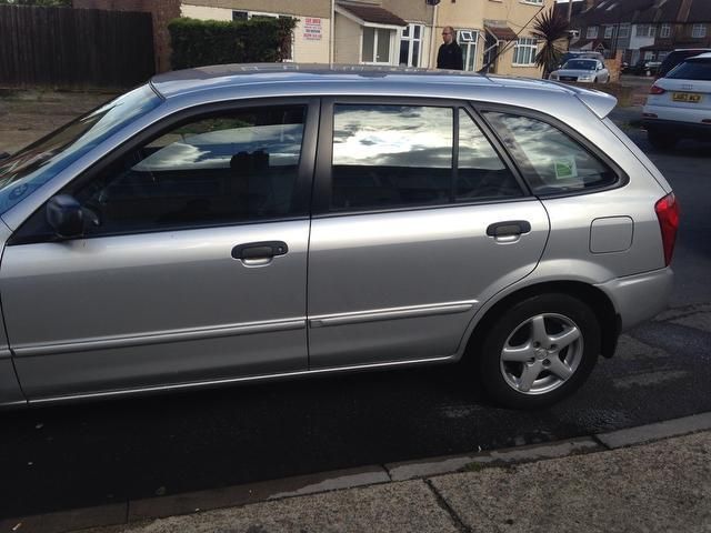 2002 Mazda 323 1.6 GXI image 2