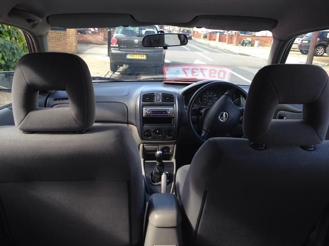 2002 Mazda 323 1.6 GXI image 7