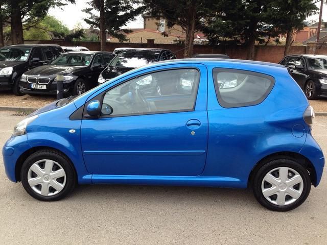 2010 Toyota AYGO 1.0VVT-I BLUE image 3