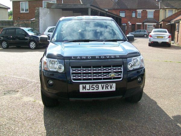 2009 Land Rover Freelander 2.2 Td4 e XS [Nav] / 5dr image 2