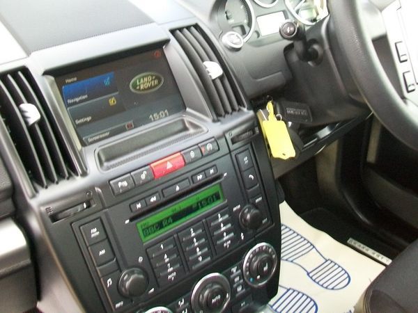 2009 Land Rover Freelander 2.2 Td4 e XS [Nav] / 5dr image 9